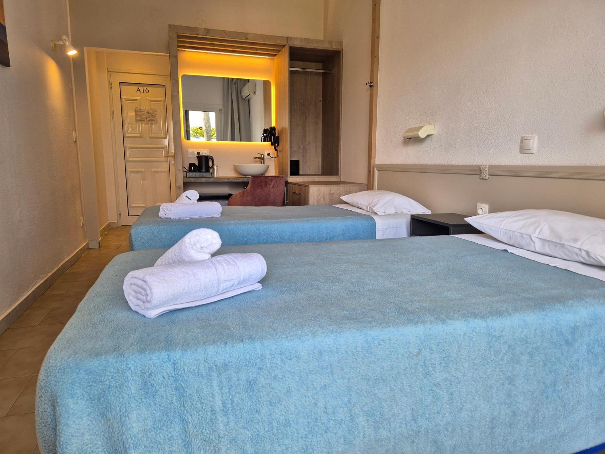 Morfeas Hotel Kavos Bagian luar foto