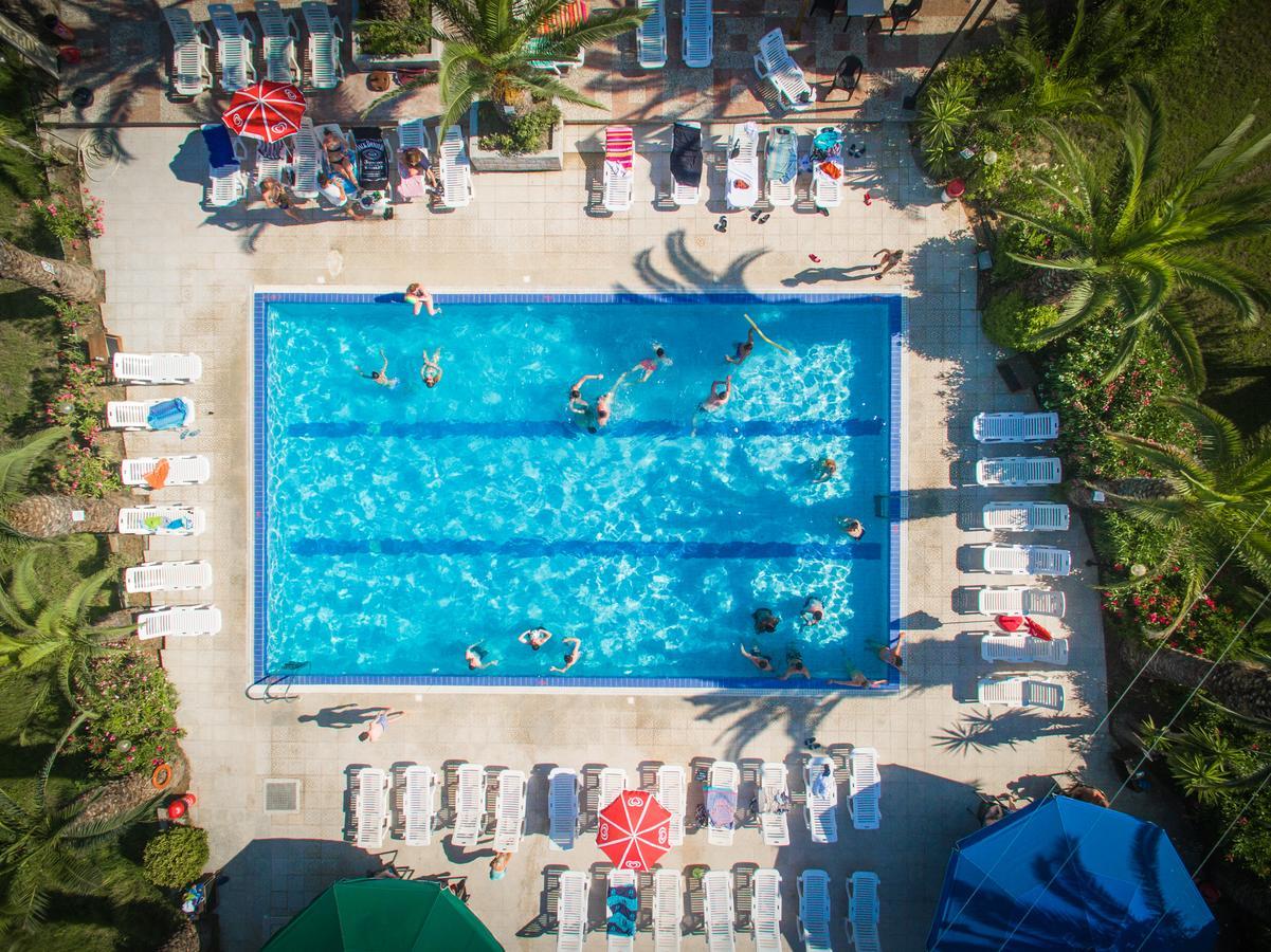 Morfeas Hotel Kavos Bagian luar foto