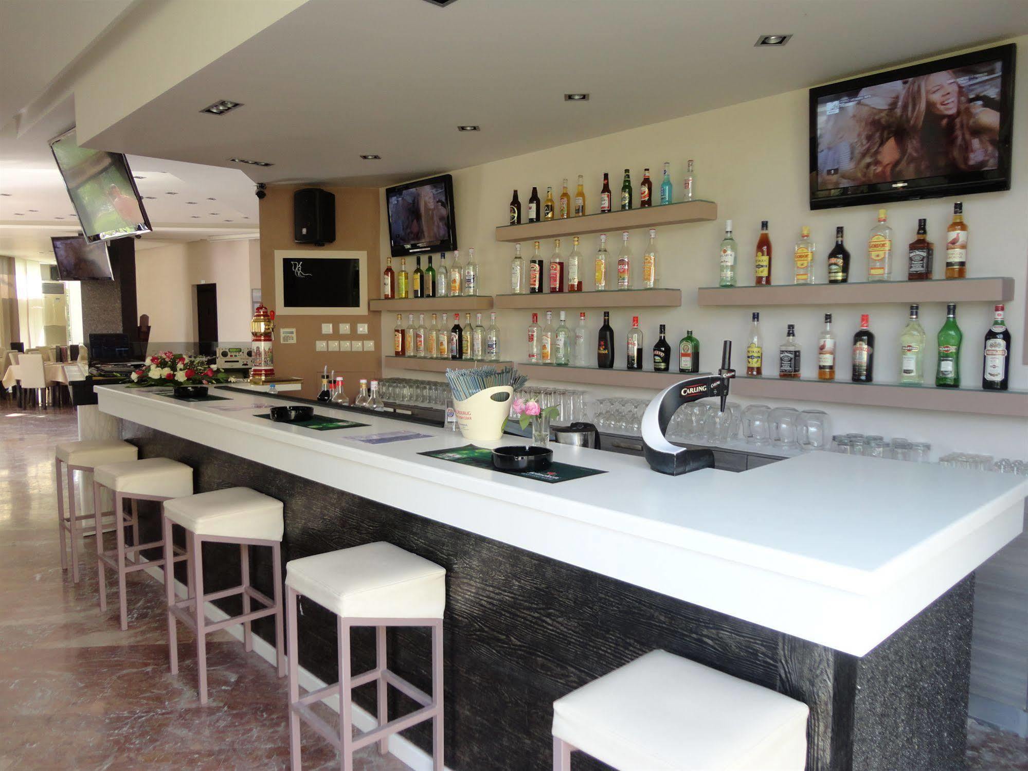 Morfeas Hotel Kavos Bagian luar foto