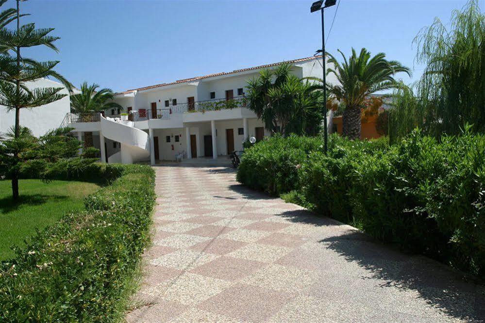 Morfeas Hotel Kavos Bagian luar foto